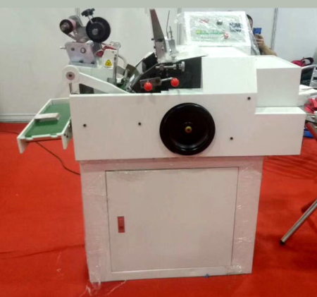 Тигельный пресс для тиснения  карт фольгой